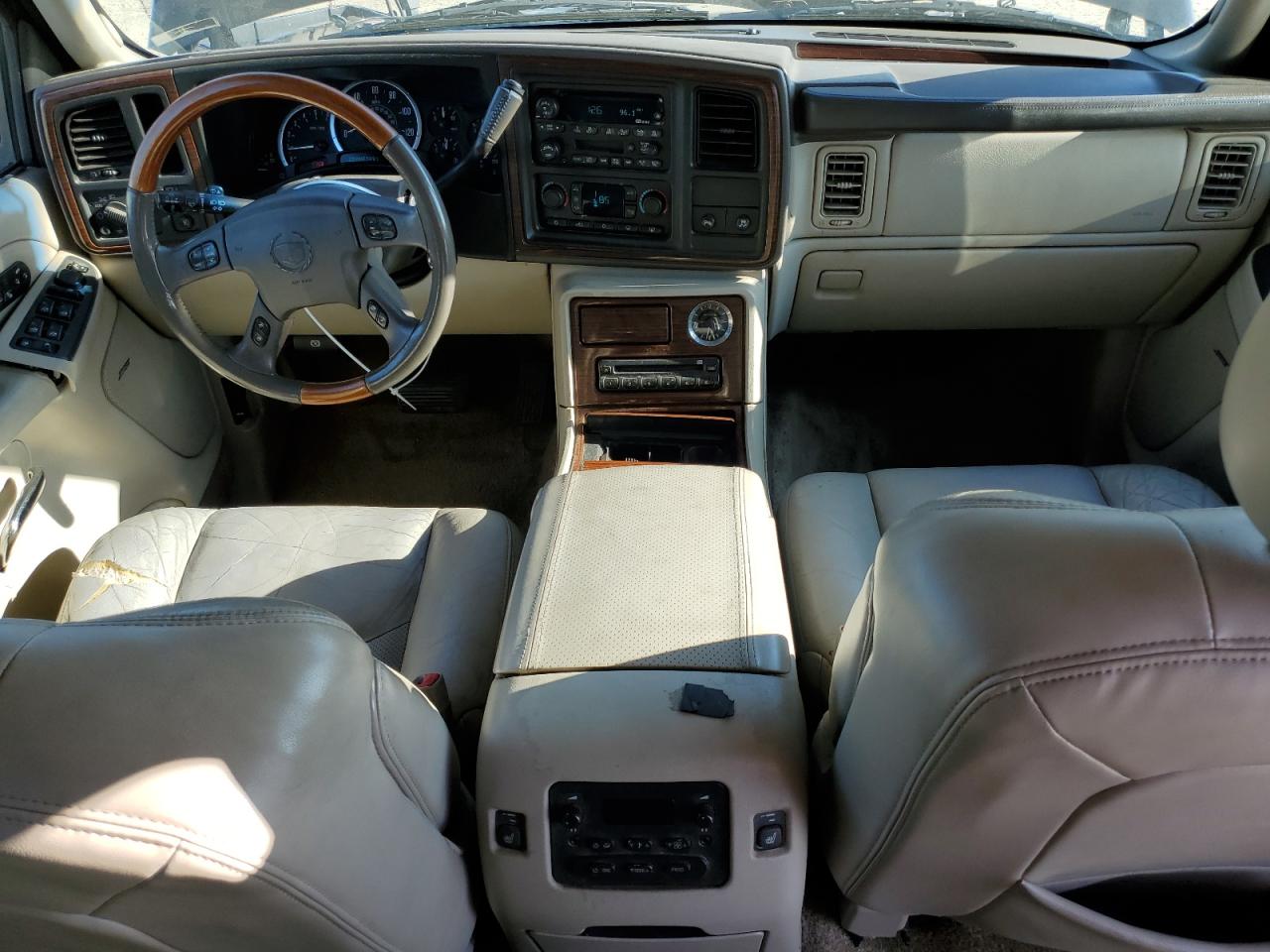 2003 Cadillac Escalade - Image 8