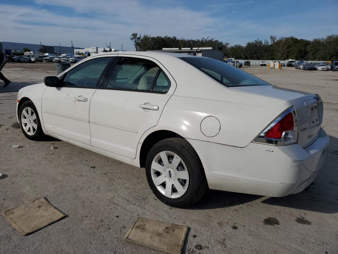2009 Ford Fusion - Image 2