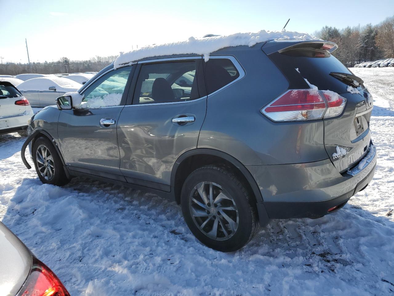 2015 Nissan Rogue - Image 2