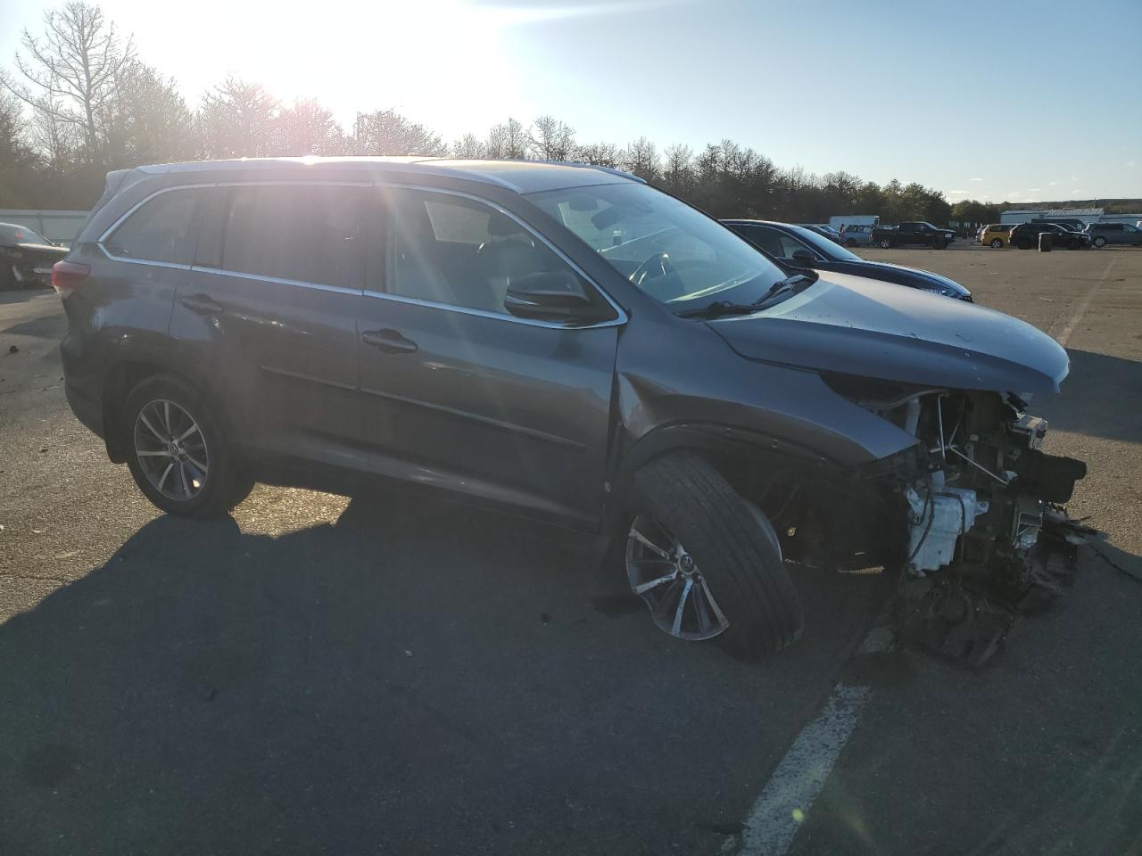 2019 Toyota Highlander - Image 4