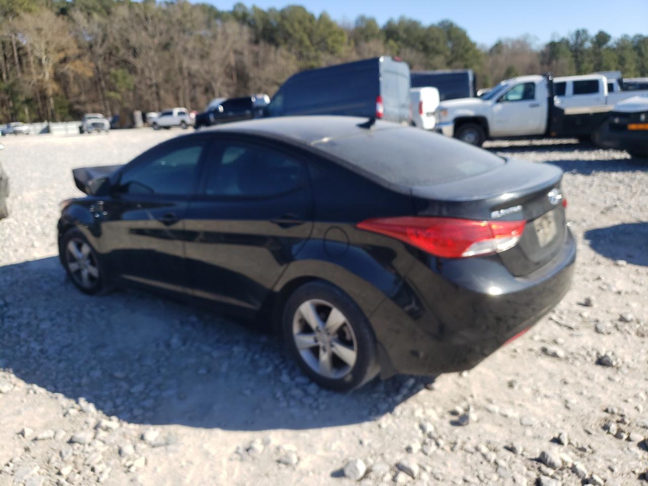 2013 Hyundai Elantra - Image 2
