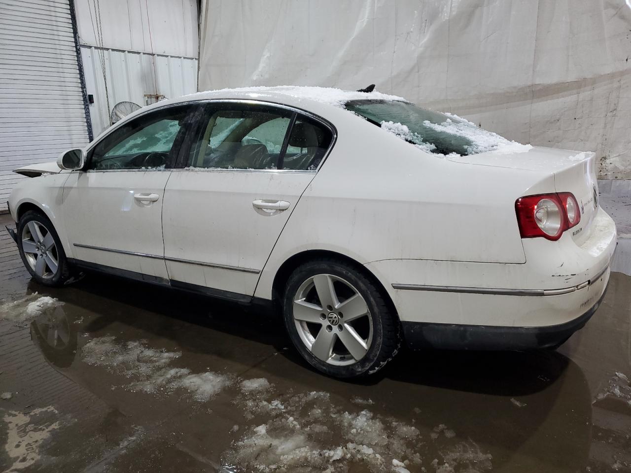 2008 Volkswagen Passat - Image 2