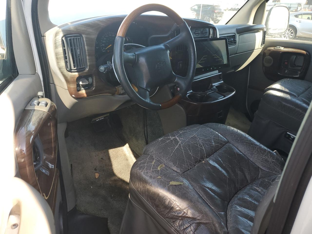 2000 Chevrolet Express - Image 8