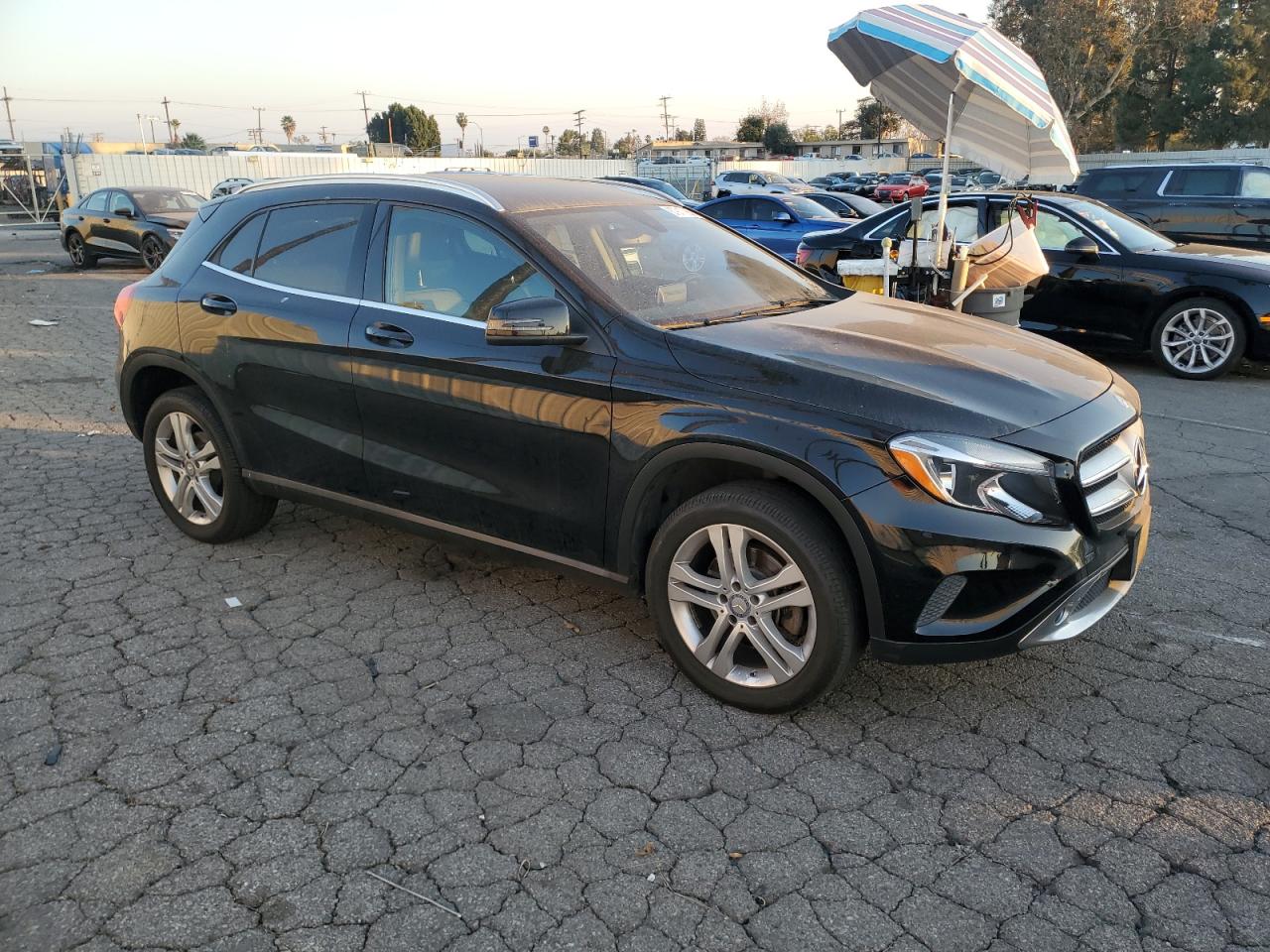 VIN WDCTG4GB1HJ310553 2017 MERCEDES-BENZ GLA-CLASS no.4