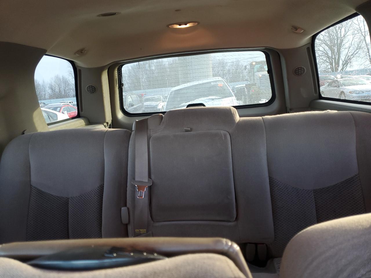 2004 Chevrolet Tahoe - Image 10