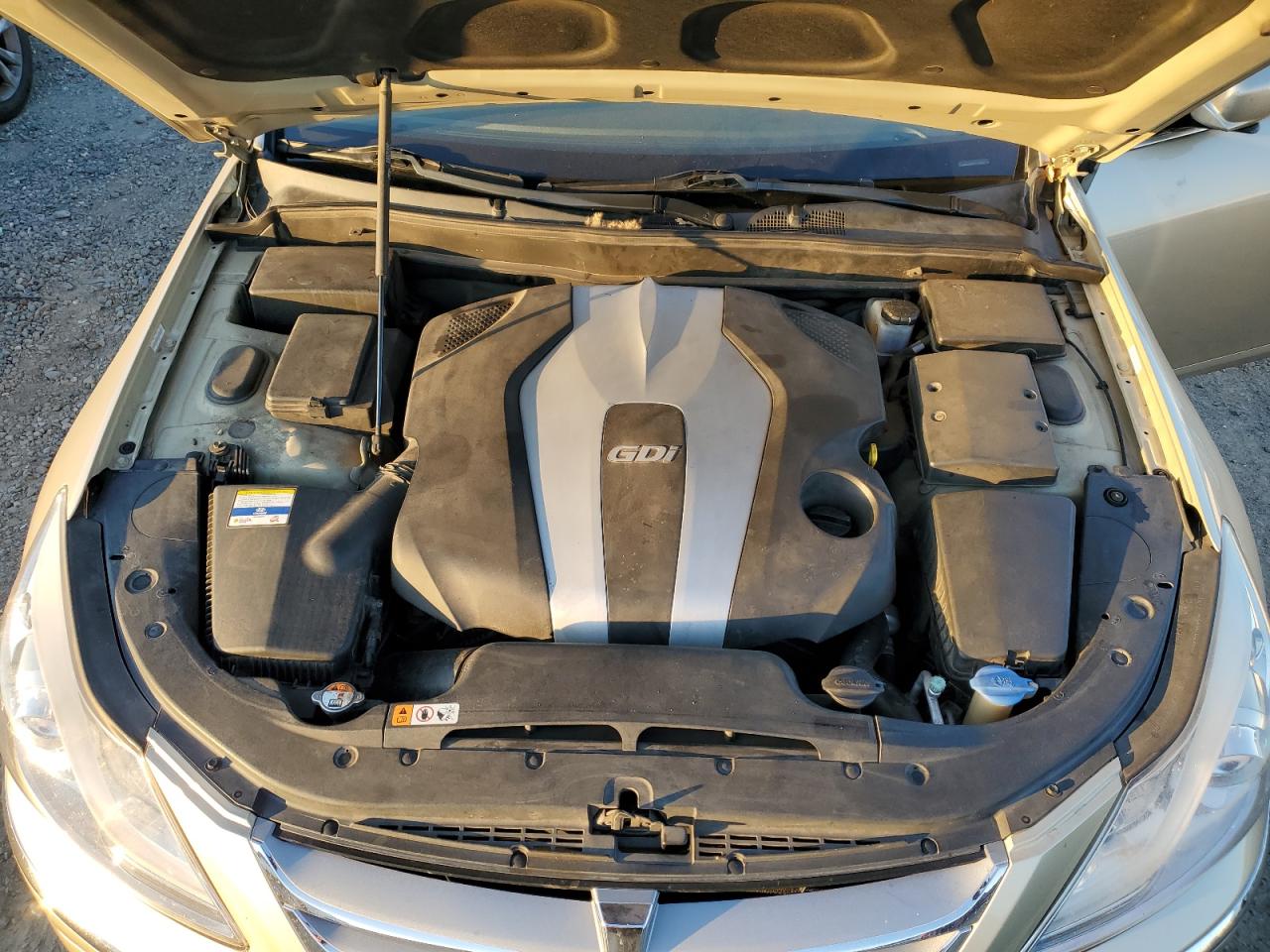 2012 Hyundai Genesis - Image 11