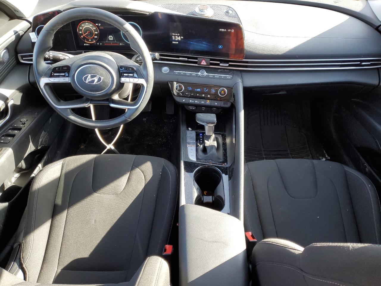 2023 Hyundai Elantra - Image 8