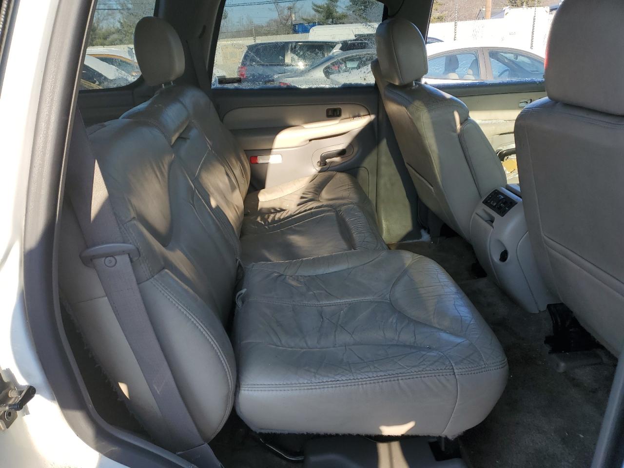 2000 GMC Yukon - Image 11