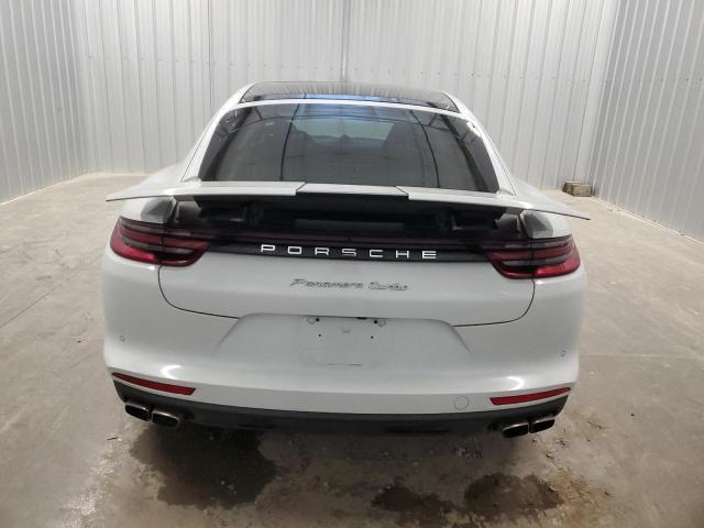 Sedans PORSCHE PANAMERA 2017 White