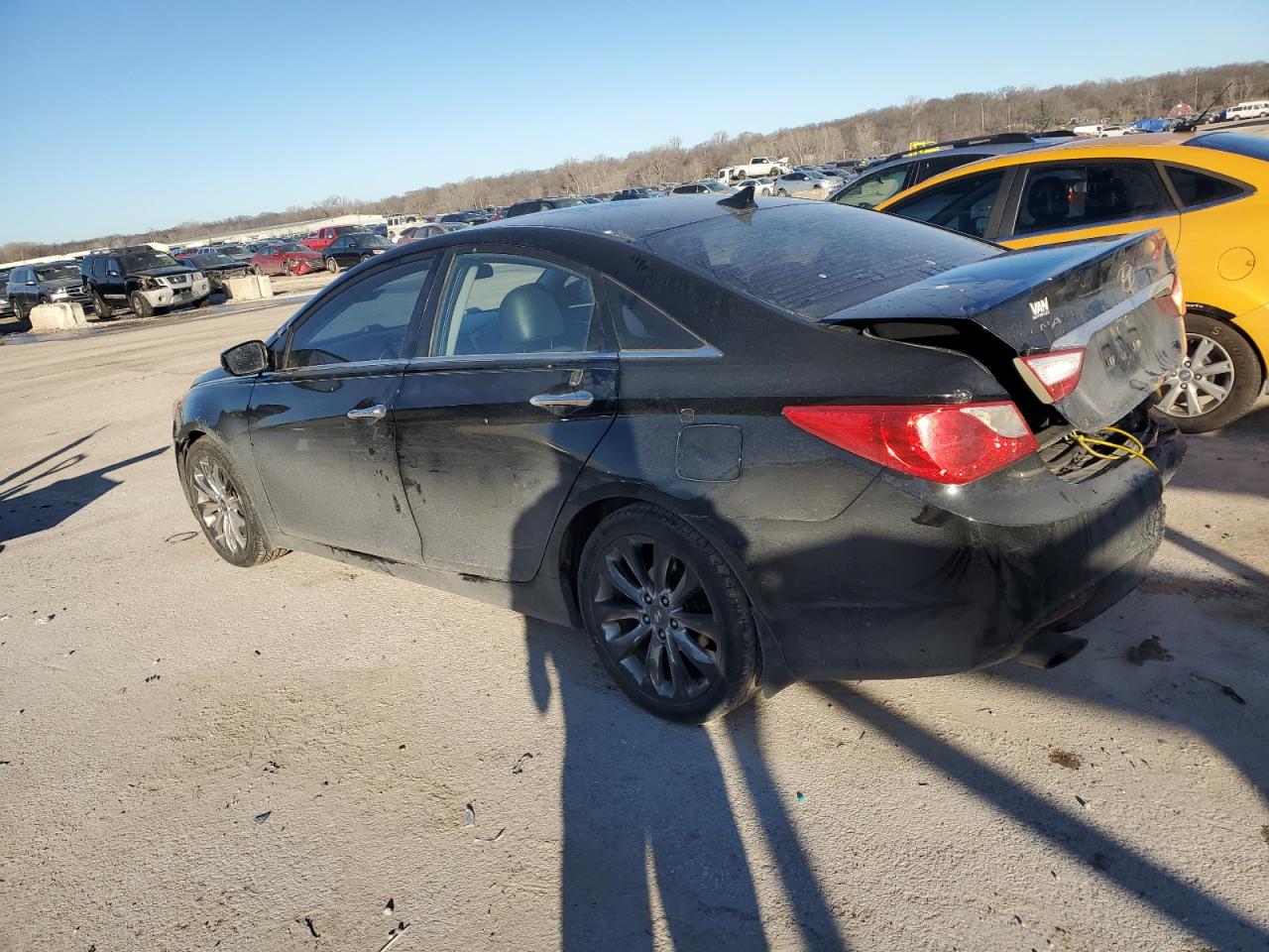 2011 Hyundai Sonata - Image 2
