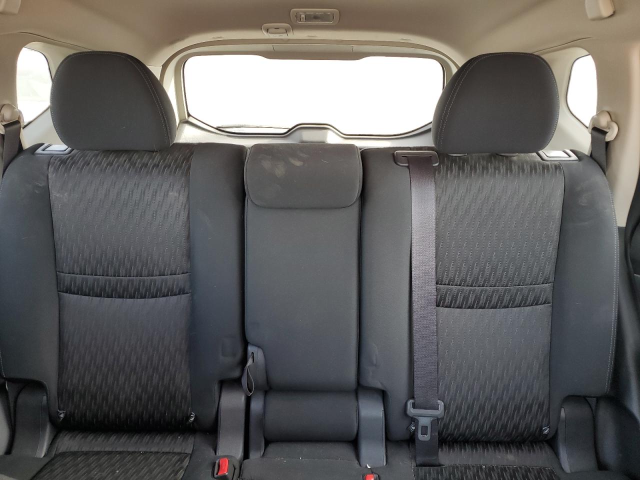 2017 Nissan Rogue - Image 10