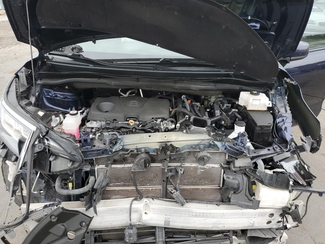 2022 Toyota Sienna - Image 13