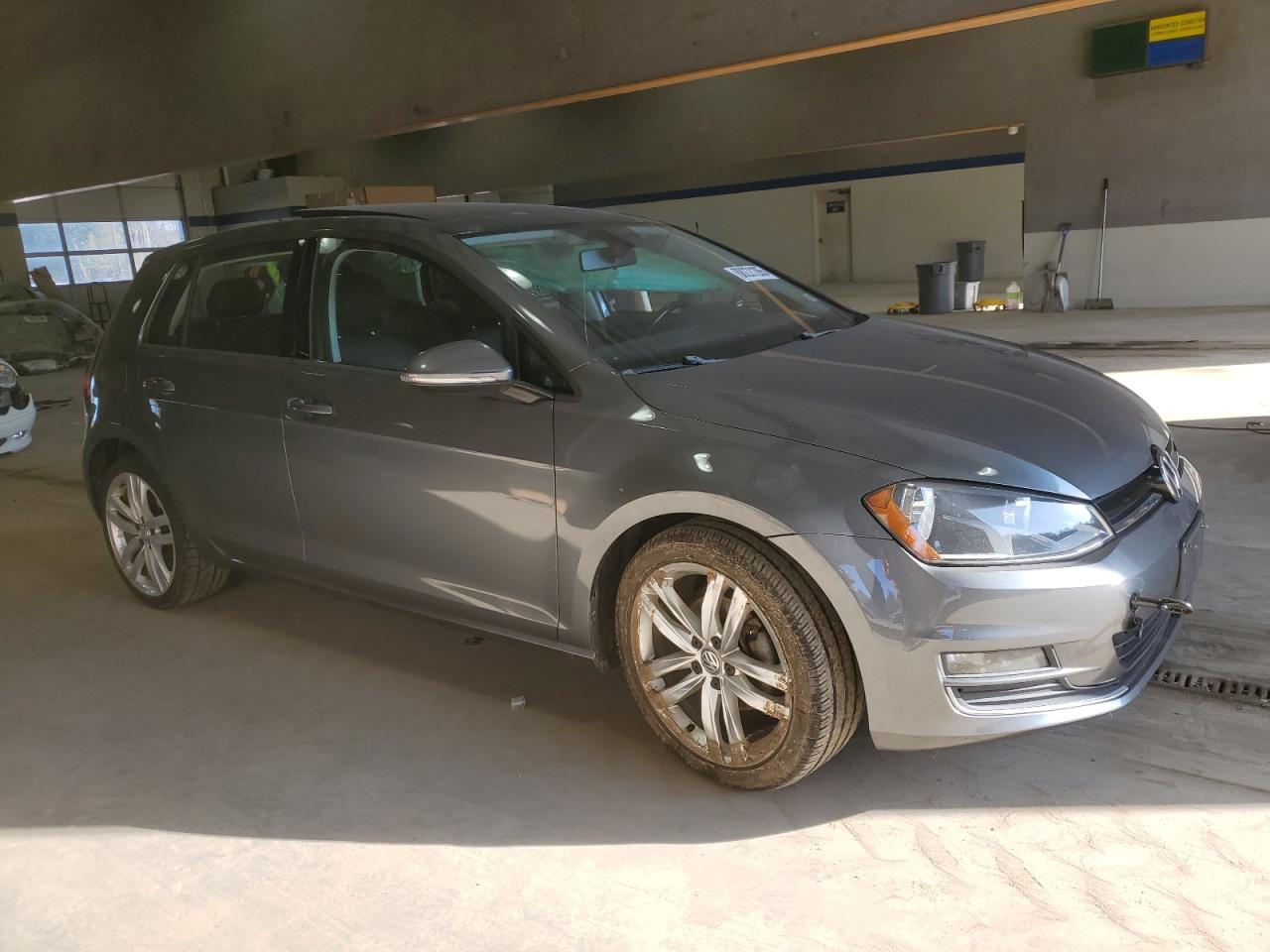 2015 Volkswagen Golf - Image 4