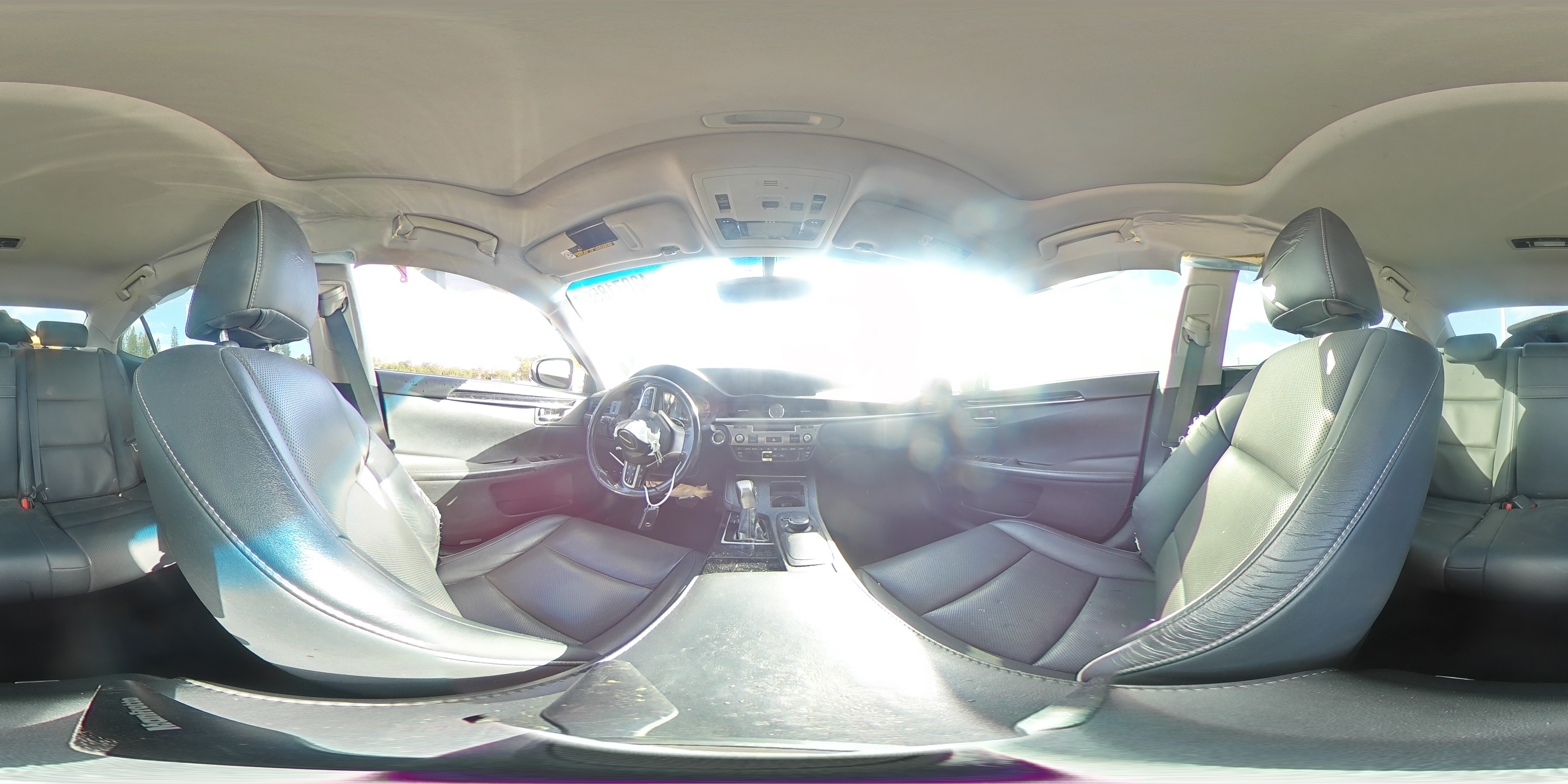 2016 Lexus ES - Image 12