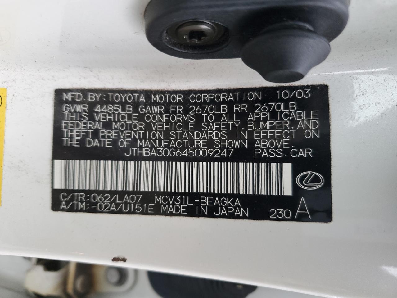 2004 Lexus ES - Image 12