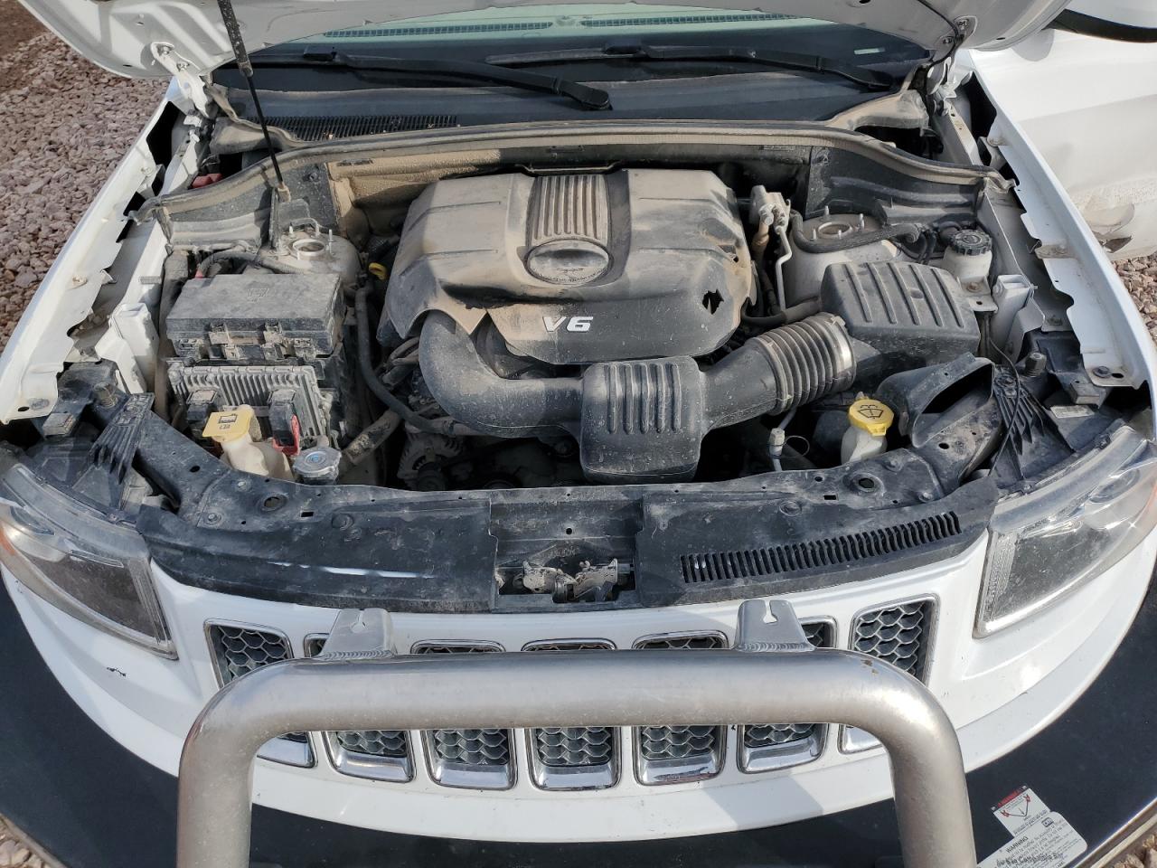 2015 Jeep Grand Cherokee - Image 12