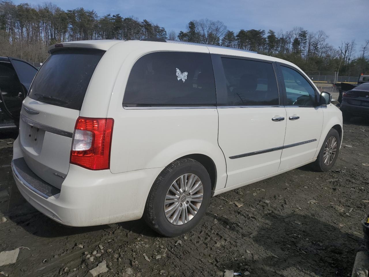 2012 Chrysler Town & Country - Image 3