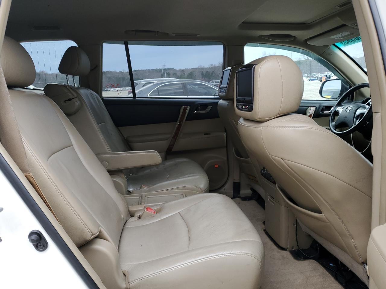 2011 Toyota Highlander - Image 12