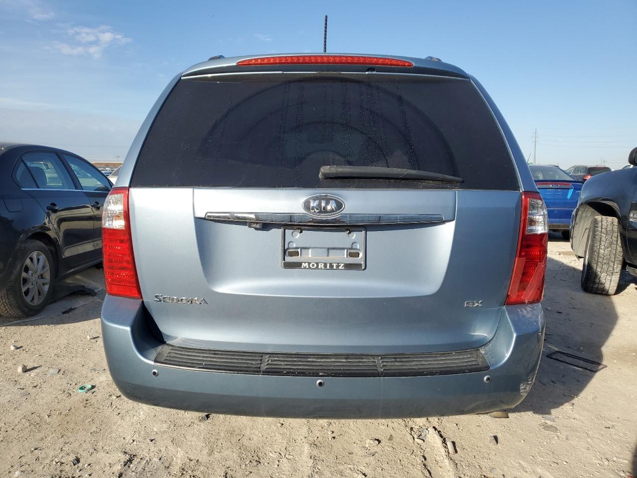 2010 Kia Sedona - Image 6