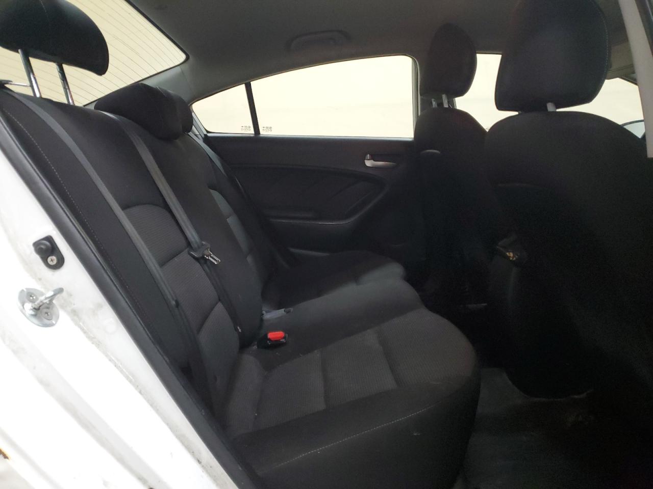 2017 Kia Forte - Image 10