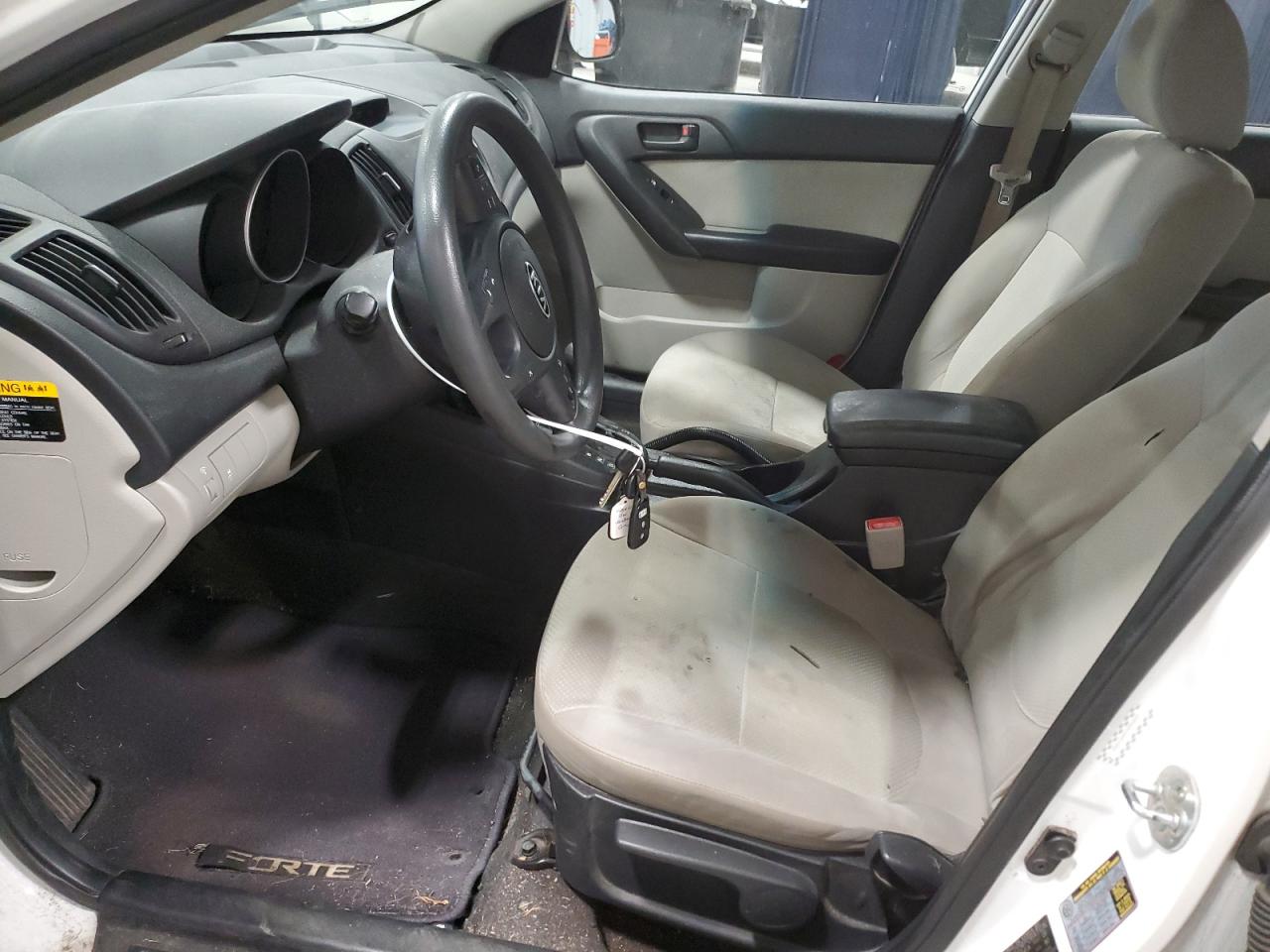 2010 Kia Forte - Image 7