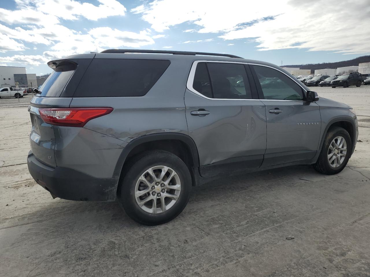 2021 Chevrolet Traverse - Image 3