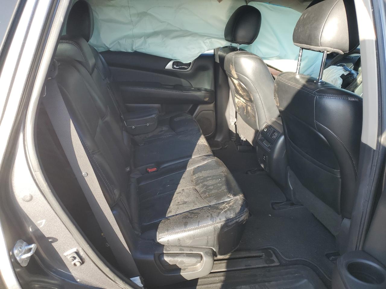 2015 Nissan Pathfinder - Image 11