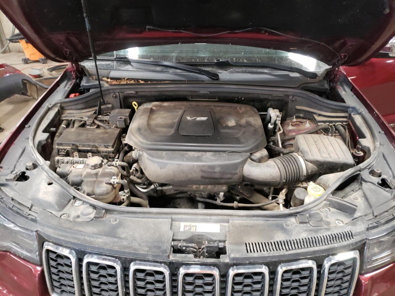 2017 Jeep Grand Cherokee - Image 12
