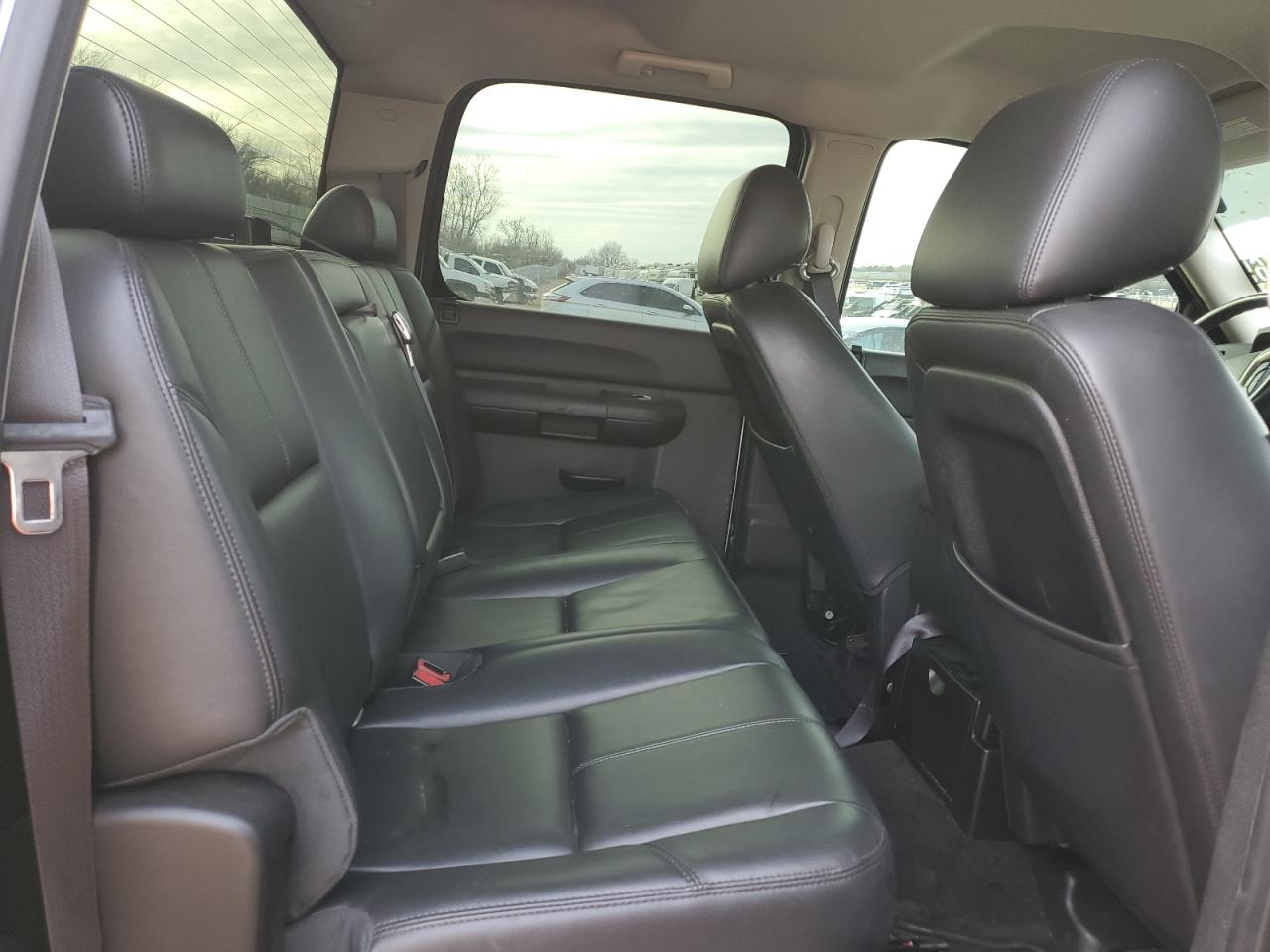 2014 Chevrolet Silverado - Image 10