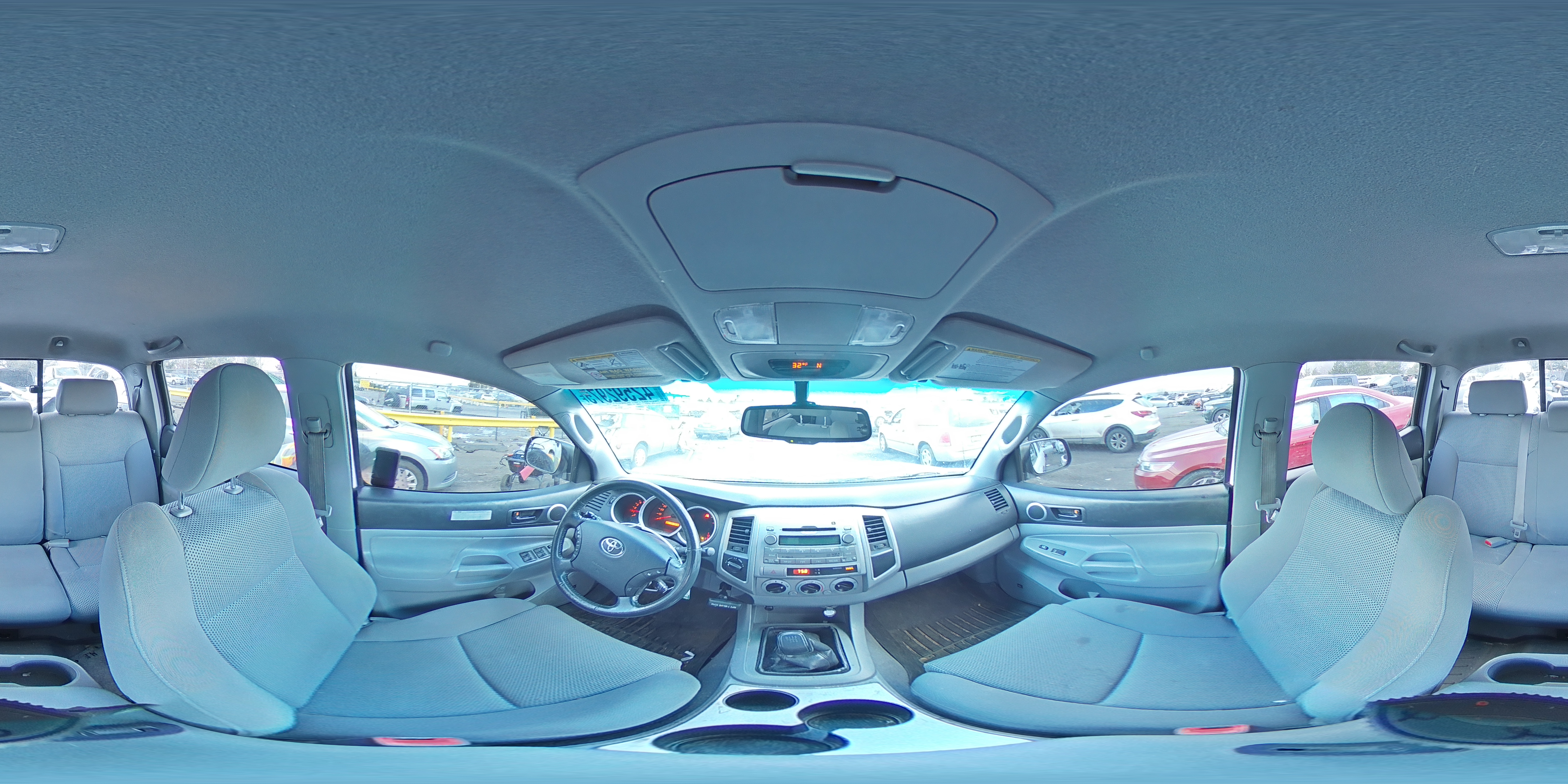 2010 Toyota Tacoma - Image 12