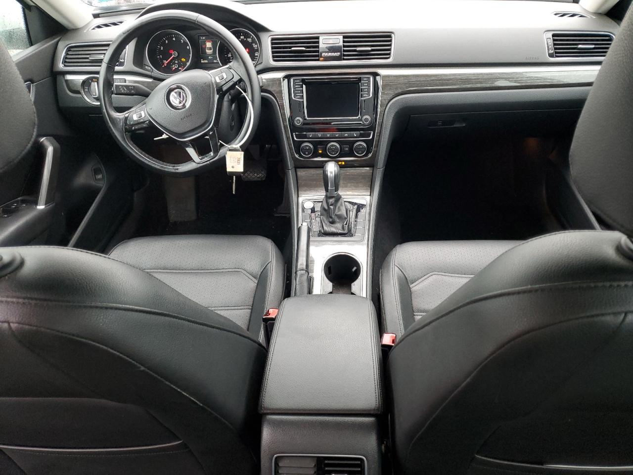 2018 Volkswagen Passat - Image 8