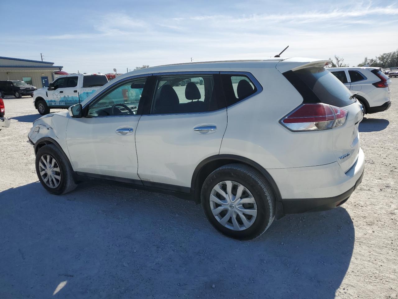2015 Nissan Rogue - Image 2