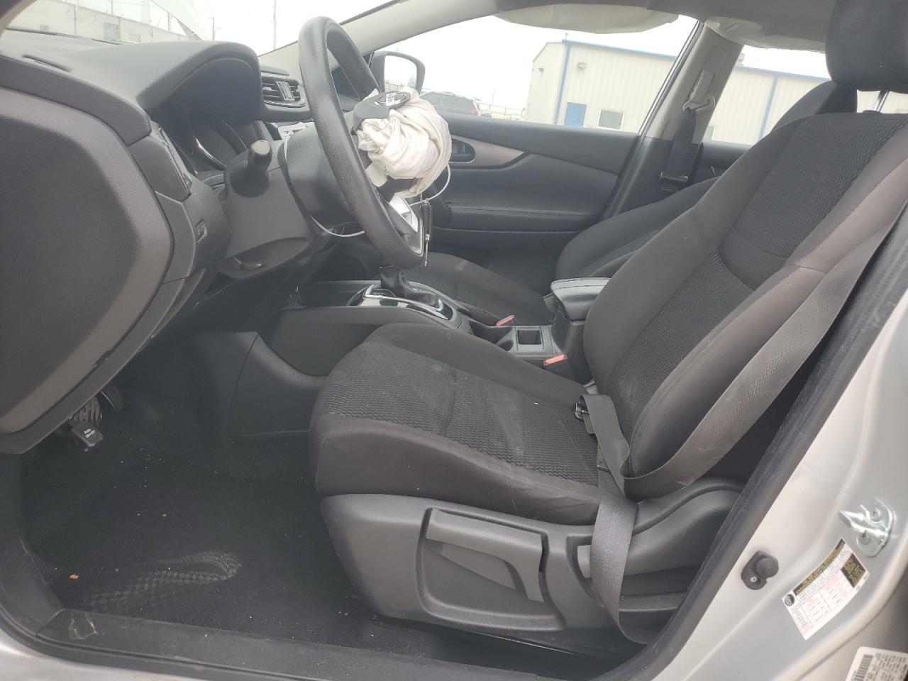 2017 Nissan Rogue - Image 7