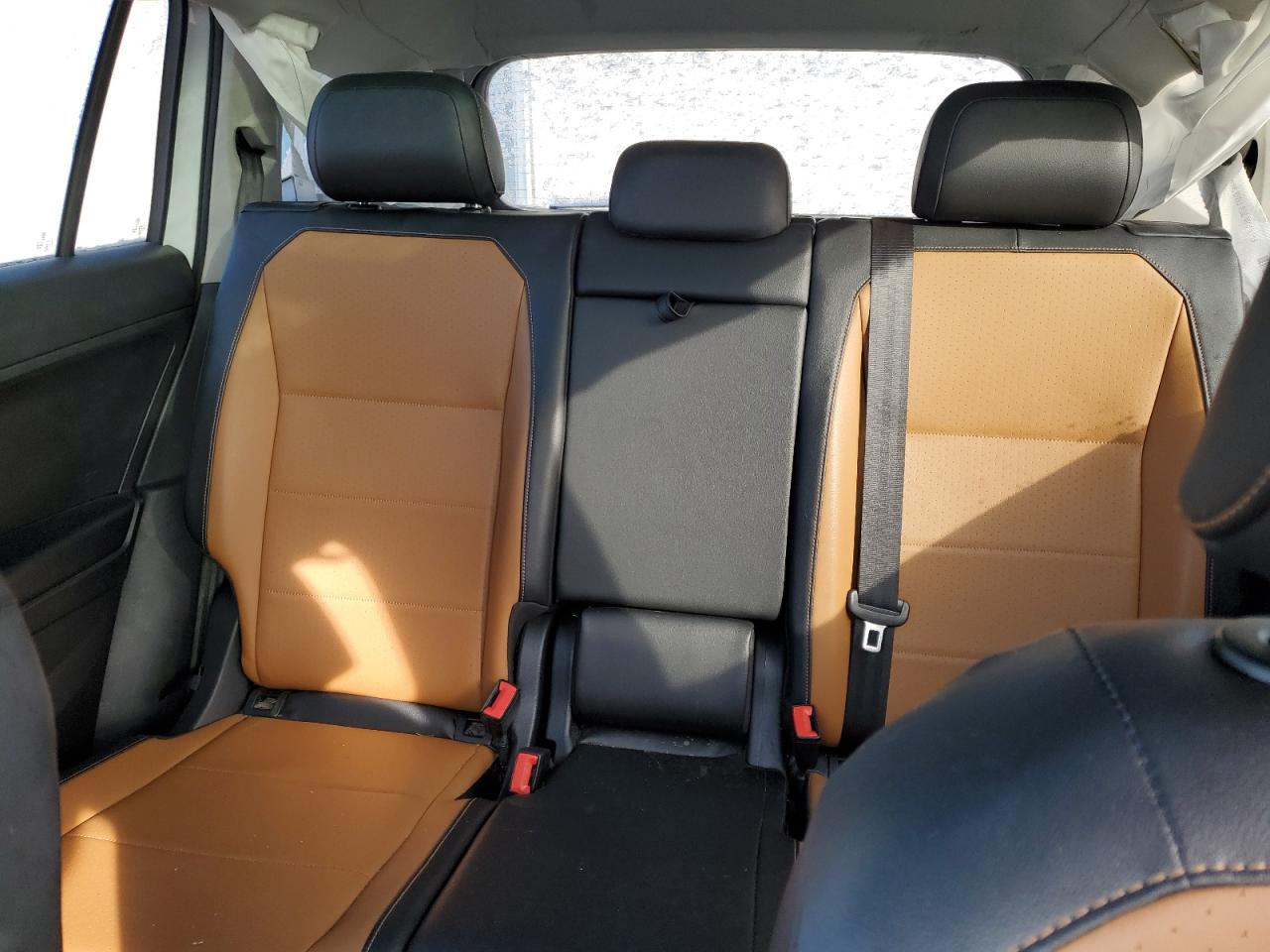 2018 Volkswagen Tiguan - Image 10