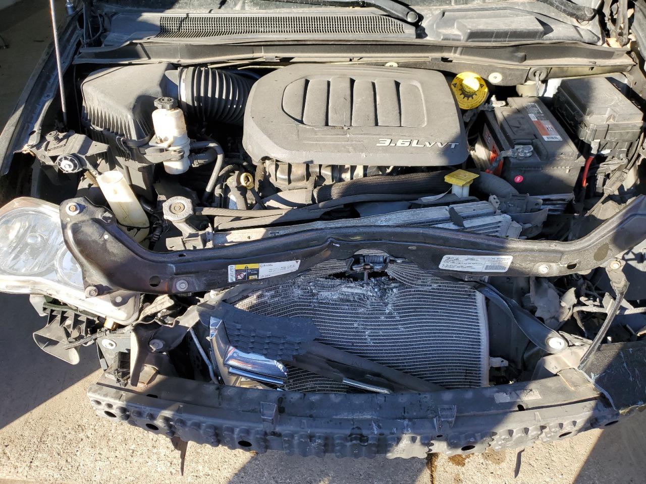 2017 Dodge Caravan - Image 12