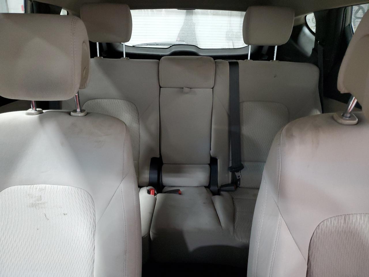 2014 Hyundai Santa Fe - Image 10