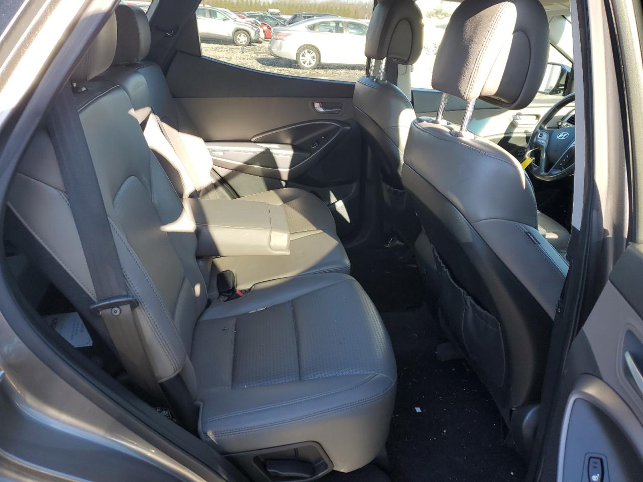2013 Hyundai Santa Fe - Image 11