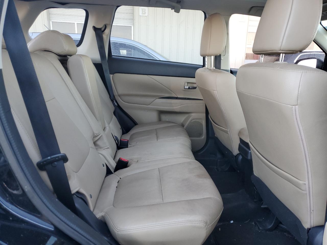 2016 Mitsubishi Outlander - Image 11
