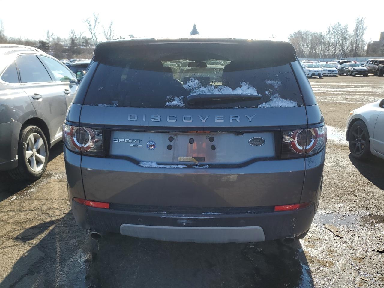 2017 Land Rover Discovery - Image 6