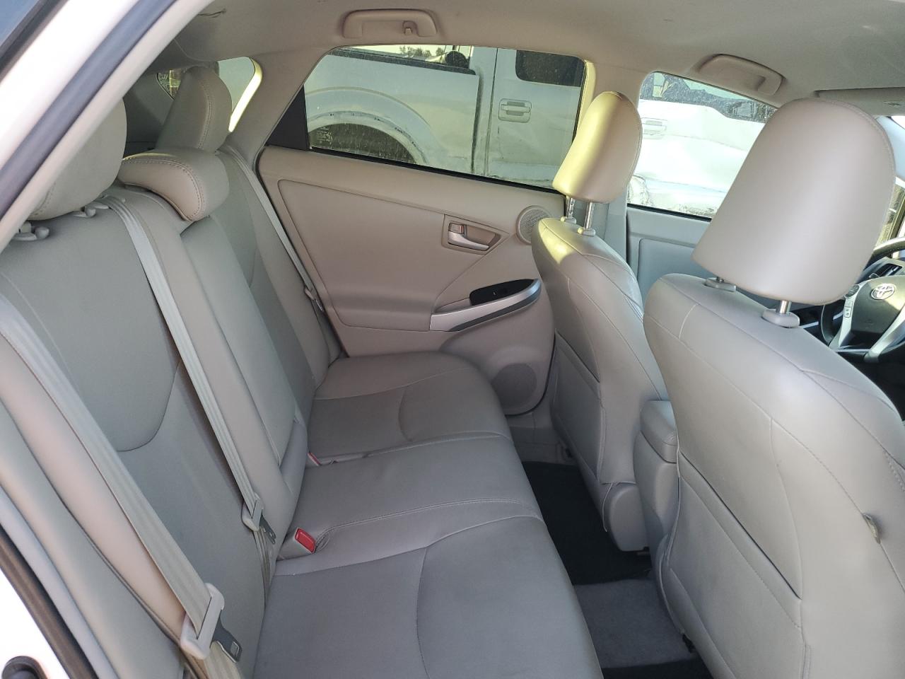 2011 Toyota Prius - Image 10