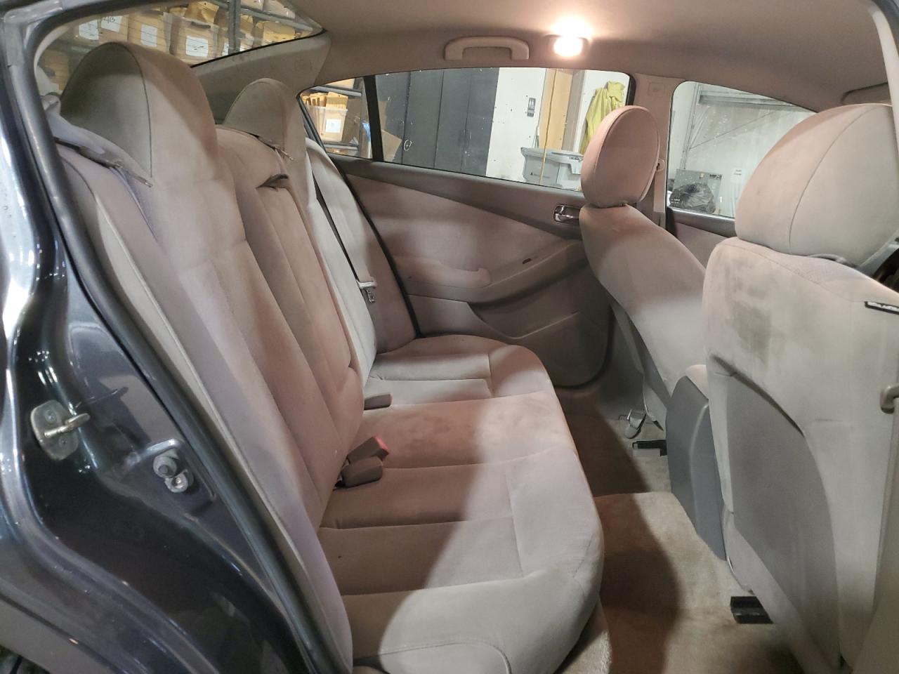 2011 Nissan Altima - Image 10