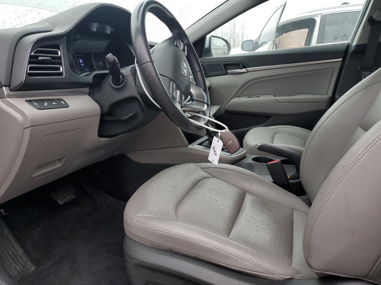 2020 Hyundai Elantra - Image 7