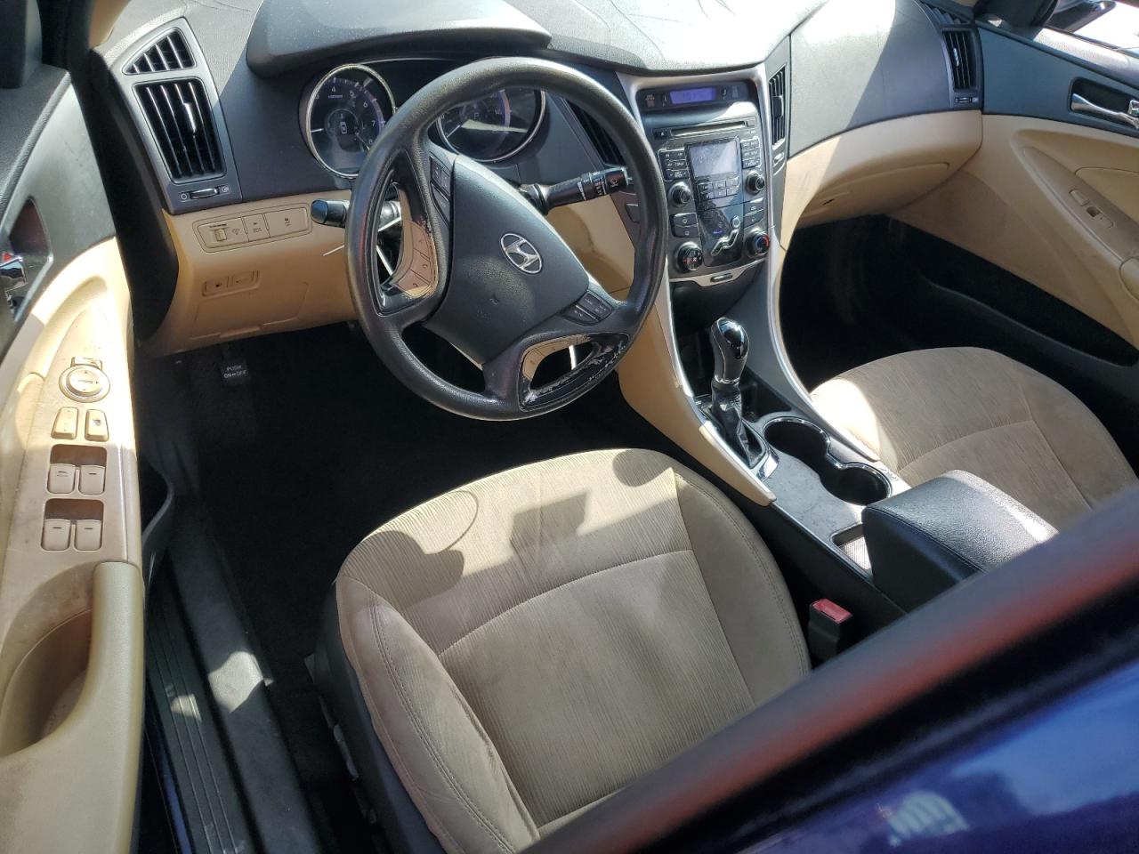 2011 Hyundai Sonata - Image 8