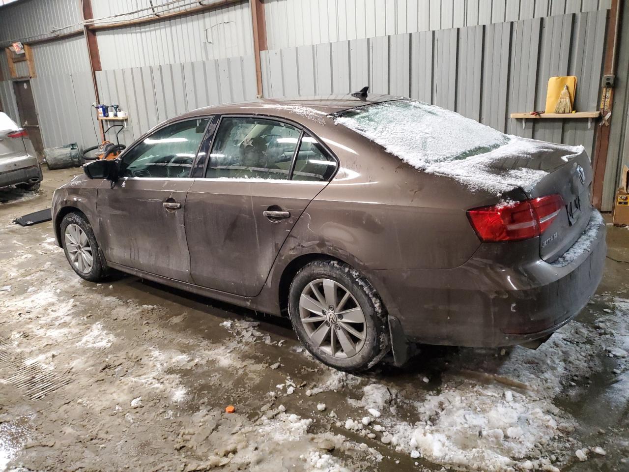 2015 Volkswagen Jetta - Image 2