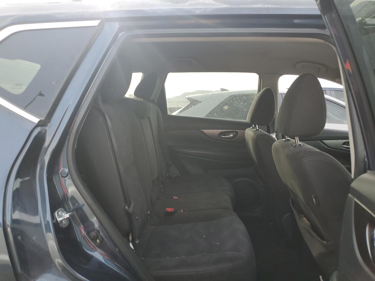 2015 Nissan Rogue - Image 11