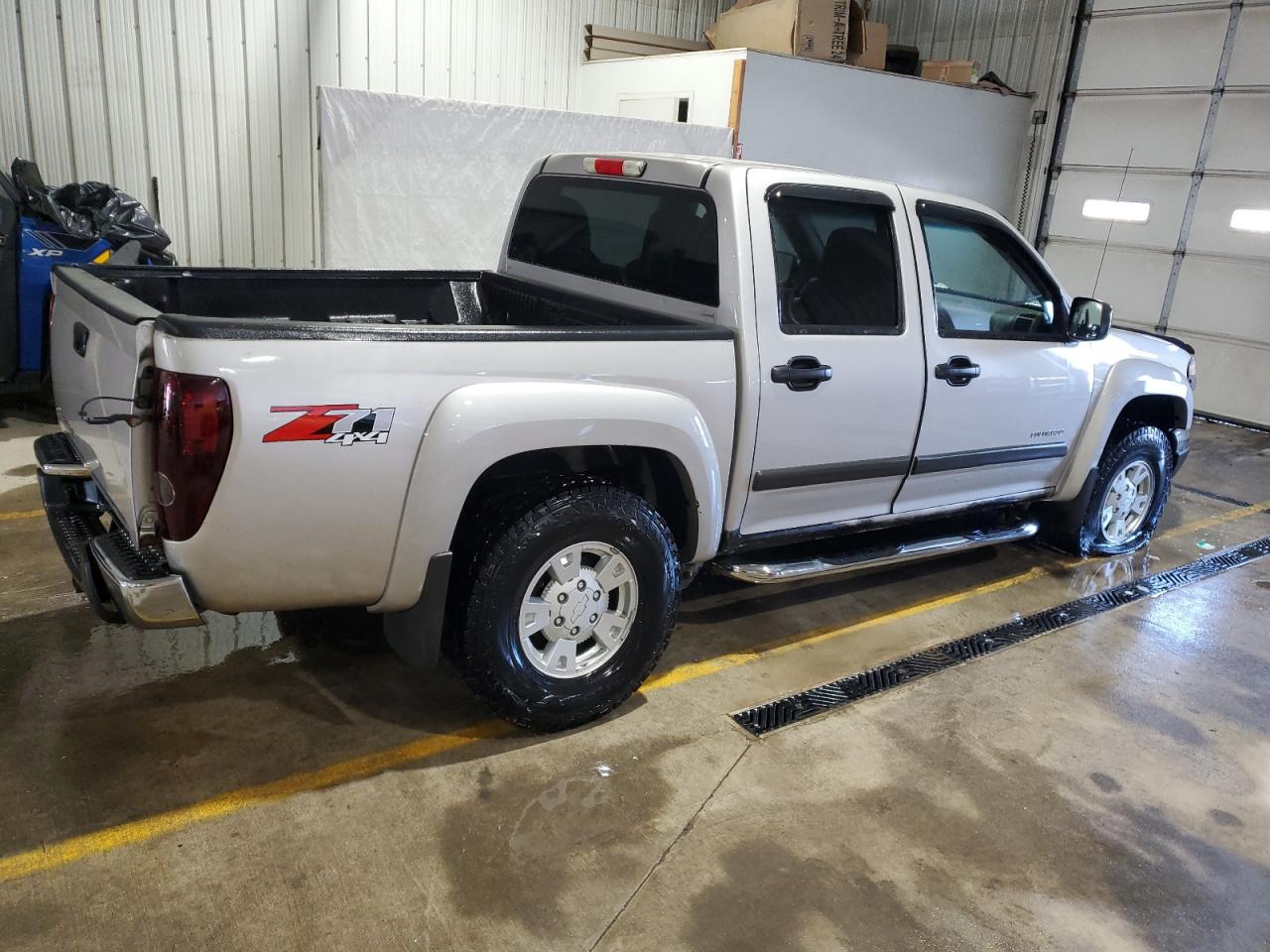 2005 Chevrolet Colorado - Image 3