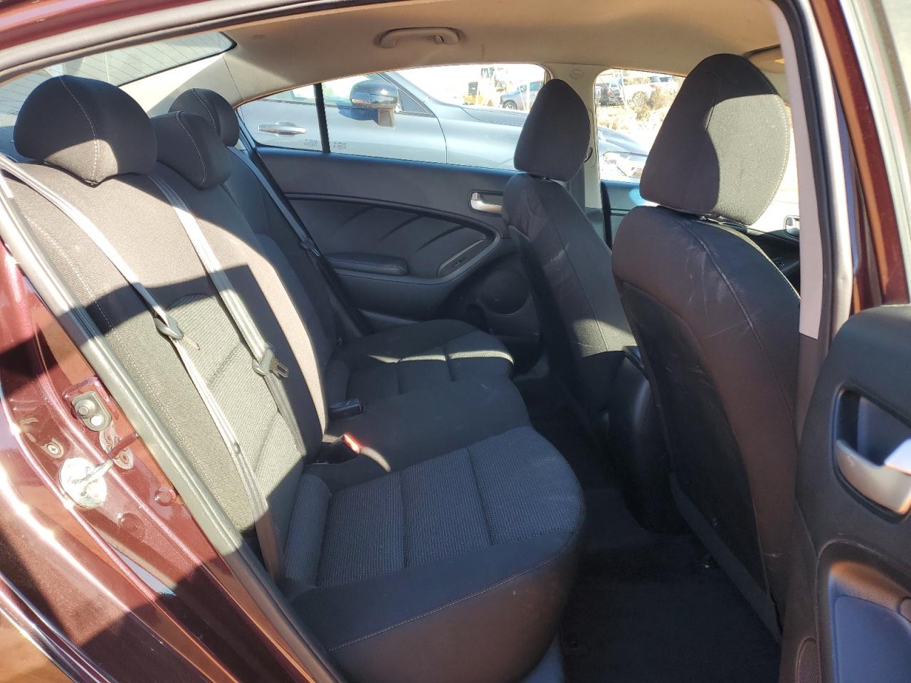 2017 Kia Forte - Image 10