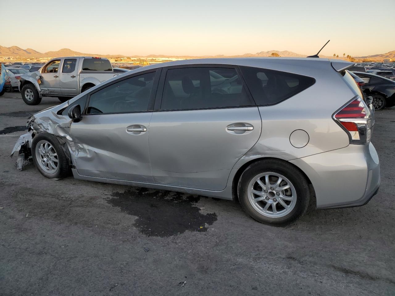 2015 Toyota Prius - Image 2