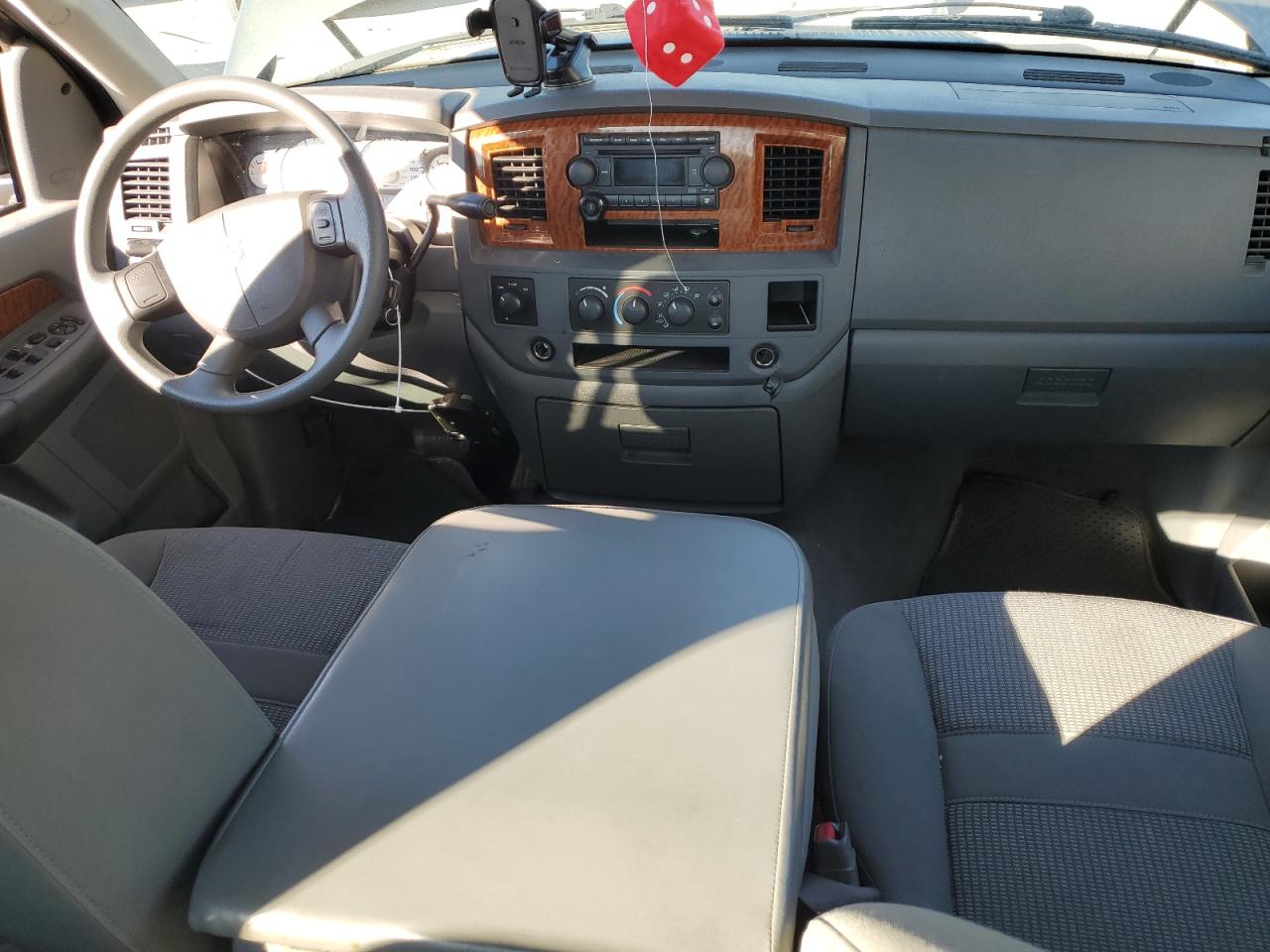 2006 Dodge RAM - Image 8