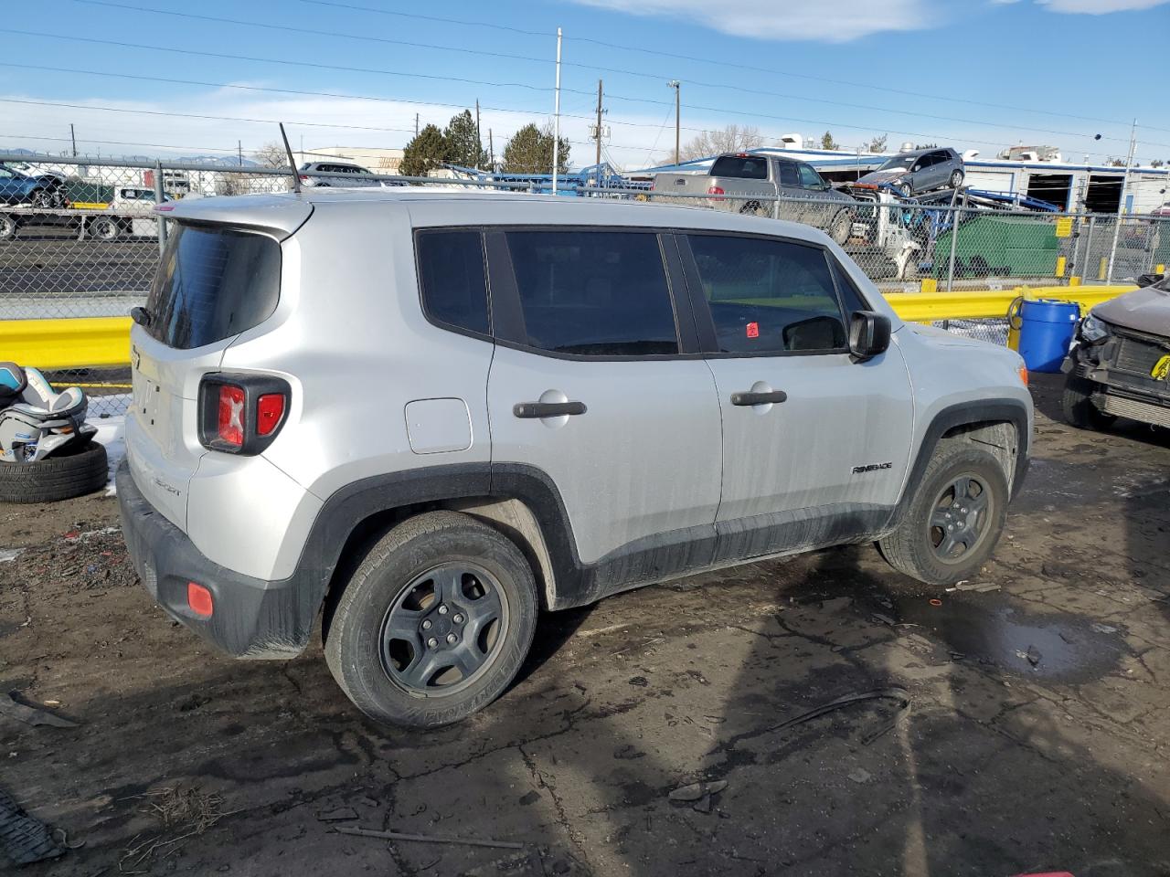 2017 Jeep Renegade - Image 3